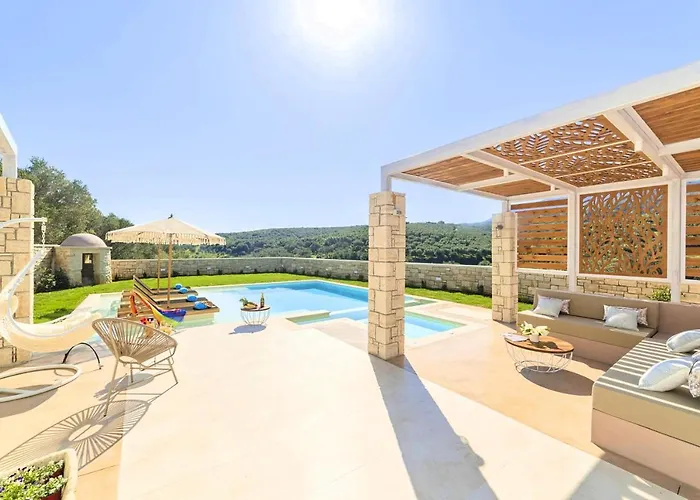 Blue Lake Villa Heated Pool
