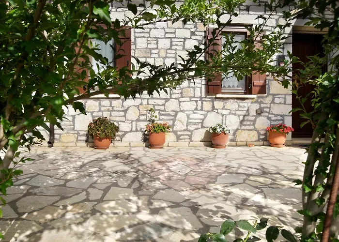 Villa Koutsoypia Stone House