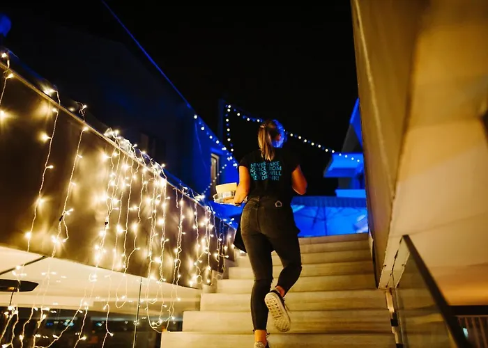 The Loza - Seaside Festival Hotel