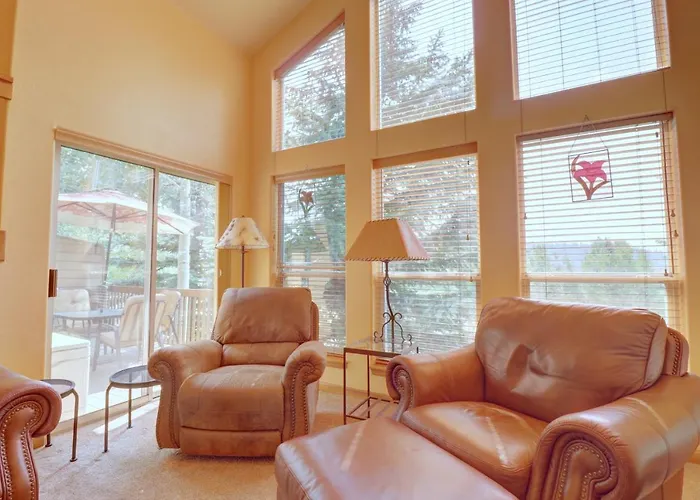 75 Corinthian 3Br 3Ba Spacious Layout, Private Garage