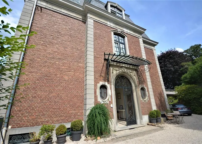 Villa De Noailles