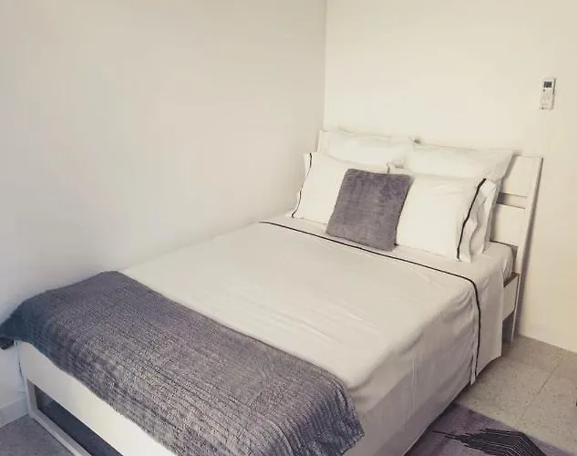 Moradia Geminada V0 - Localizacao Central - Privada