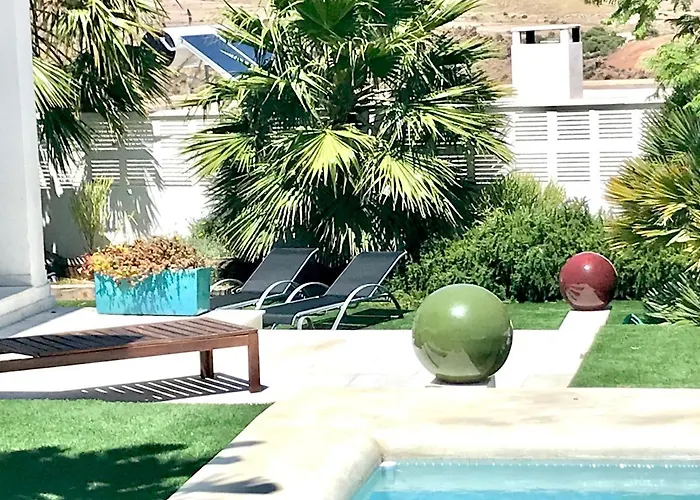 Villa Blanca Views & Pool