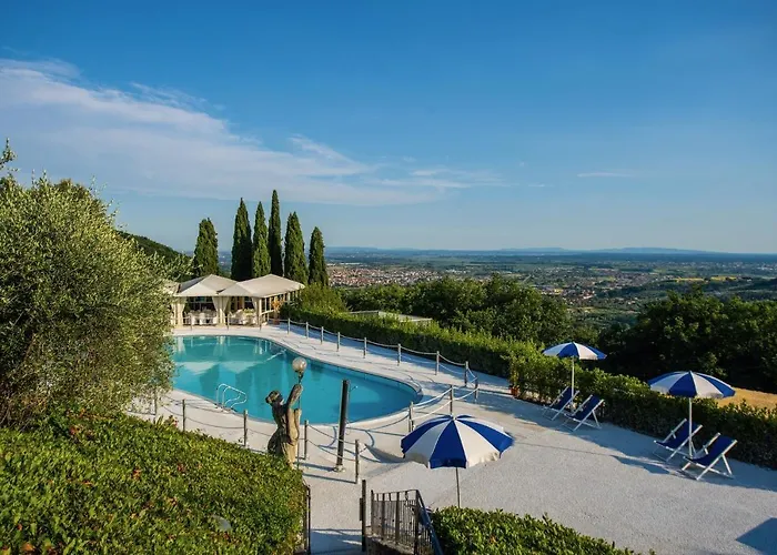 Alfresco Luxury Villa With Heated Pool