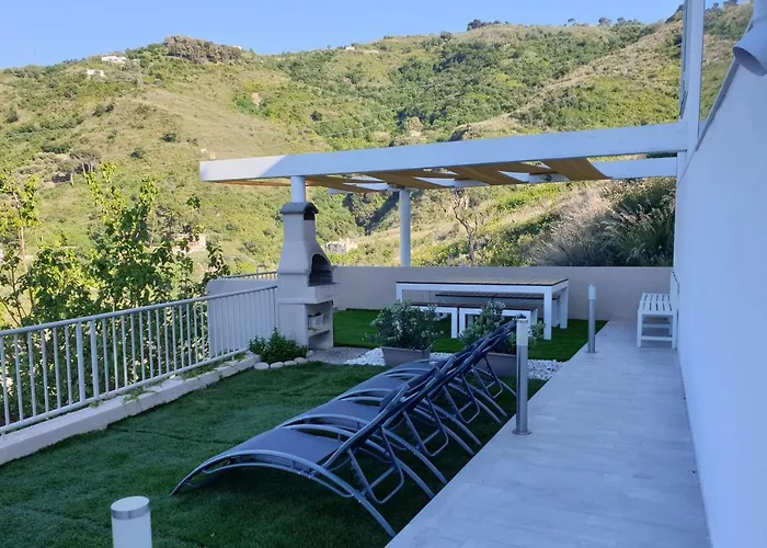 Villa La Vista - By Vacation Service