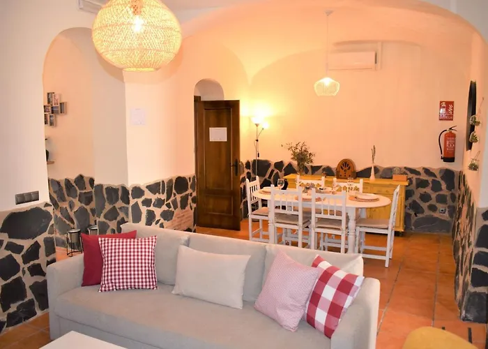 Casa Rural La Salamandrija- con chimenea, patio y barbacoa