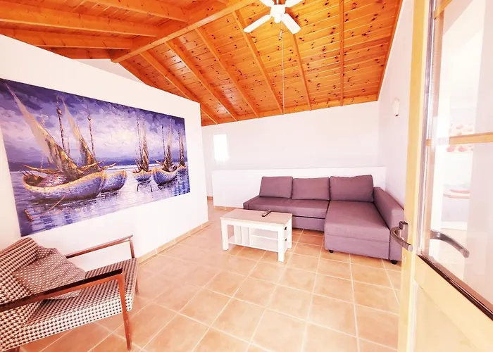 Villatommy Heated Pool, Hottub, Fast Wifi