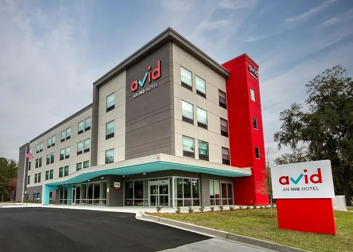 Pet Friendly hotel: Avid Hotels - Savannah South - Gateway By Ihg