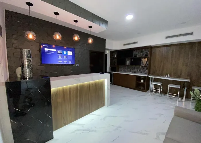 Central hotel: Sand Mar Hotel