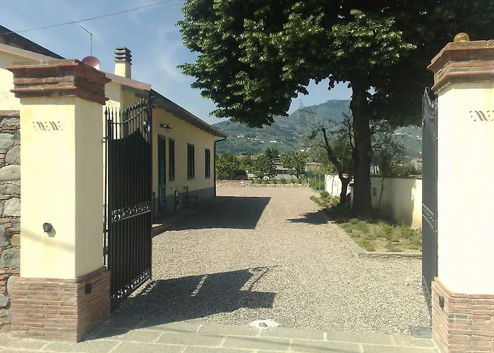Villa In Lucca