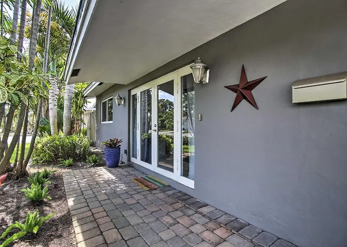 Ground-Level Wilton Manors Home With Outdoor Oasis!