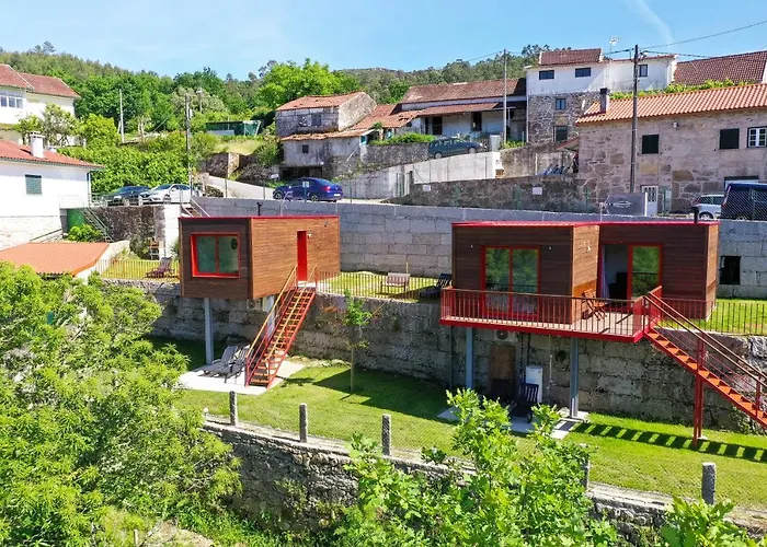 Vila: Casinhas Do Minho