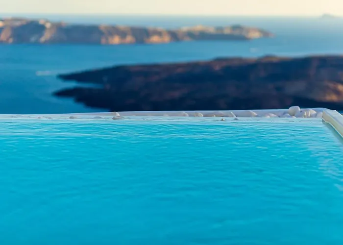 Santorini Delux (Adults Only)