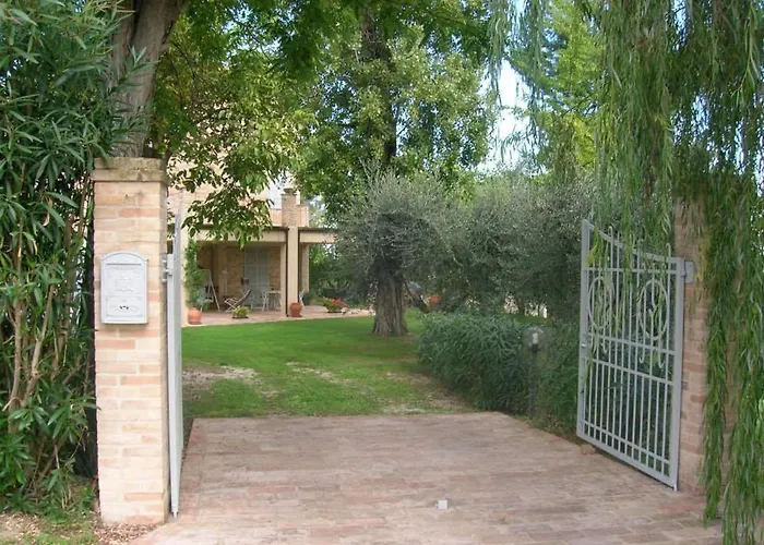 Country House I luoghi dell' animacon piscina e giardino