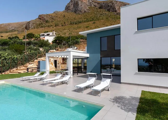 Villa Vista Mare Con Piscina A Sfioro A Scopello