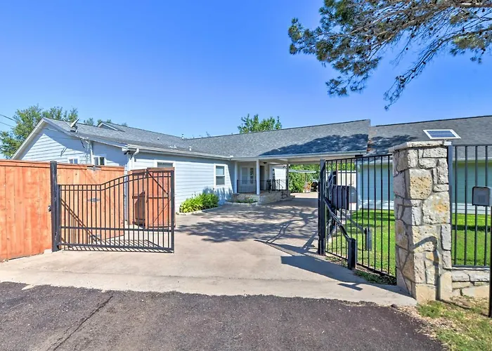 Spacious Granbury Home W/ Lakefront Outdoor Oasis!