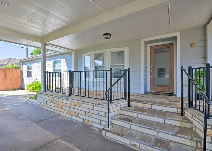 Spacious Granbury Home W/ Lakefront Outdoor Oasis!