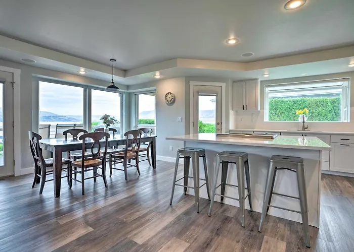Manson Villa W/ Hot Tub ~ 1 Mi To Wineries!