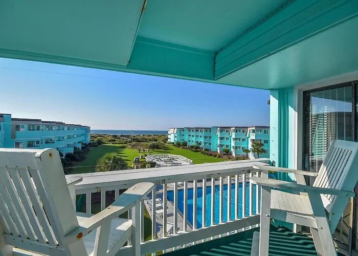 Coastal Condo W/ Public Atlantic Beach Access