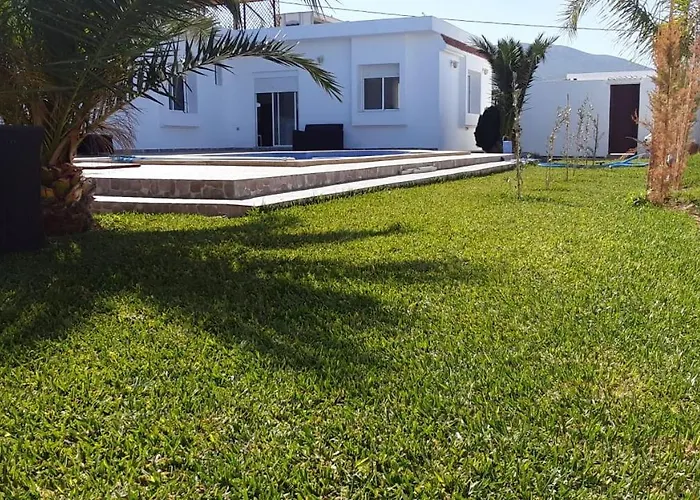 Villa CLIMATISEE avec piscine privée, ras el ma