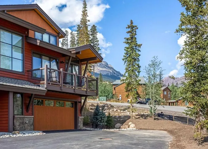 Treehouse Village 323