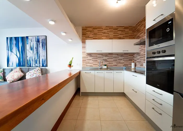 Luxury Villas Anjomacar