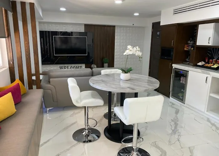 Cheap hotel: Hotel Senorial