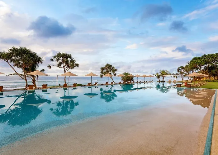 Hotel with pool: The Fortress Resort & Spa Galle