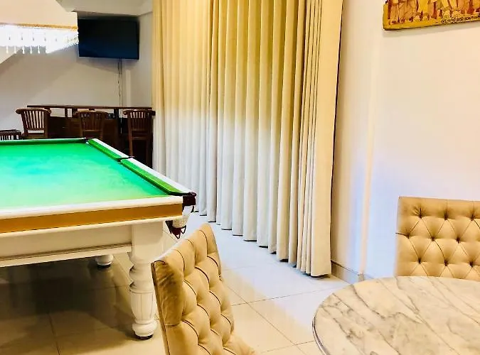 Airport Hotel: Kandy View Resort