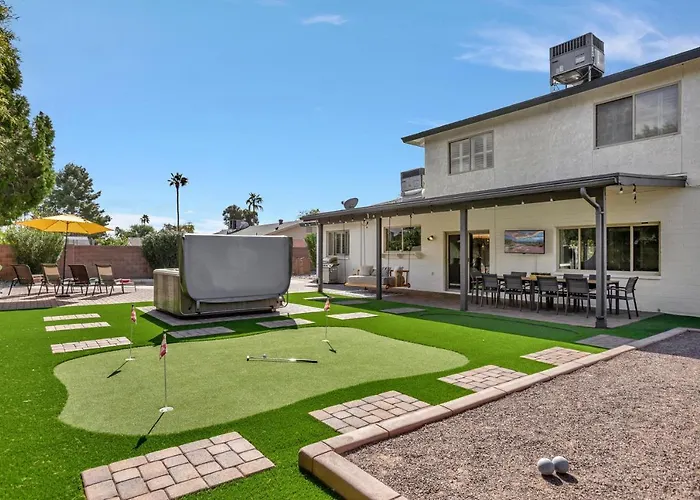 Wild West Palomino With Pool, Spa, Fire Pit, Bocce Ball & More