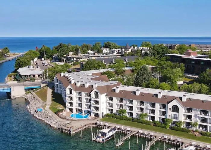 108 Edgewater Inn
