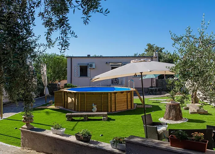 La Piccola Villetta Con Il Grande Giardino