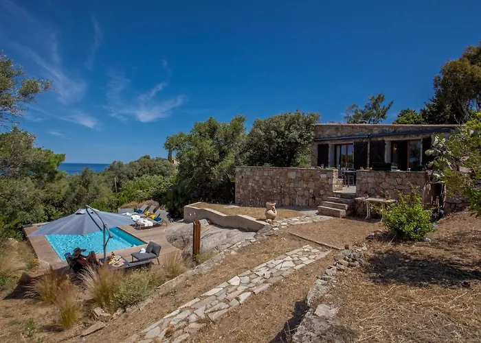 Villa Bodri, Maison En Pierre Avec Vue Mer Et Piscine Chauffee
