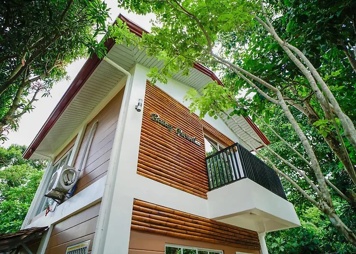 Balay Greenika Alfonso Nature Resort