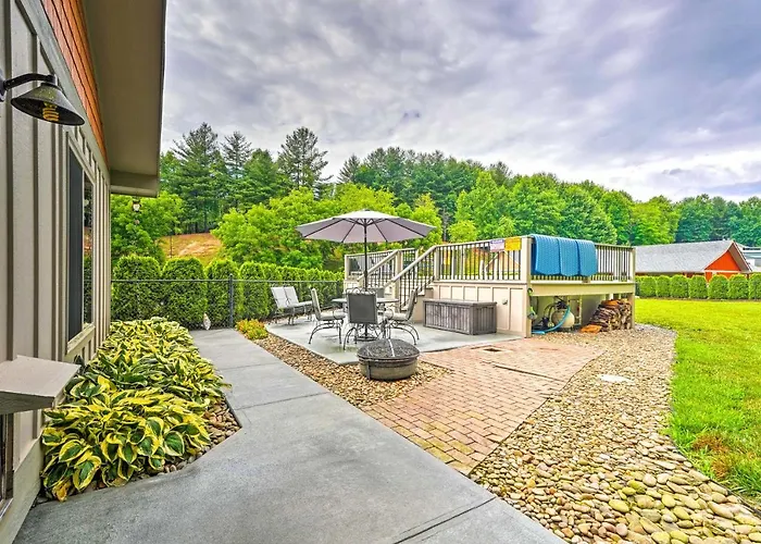 Pisgah Forest Farm Home: Outdoor Pool & Games