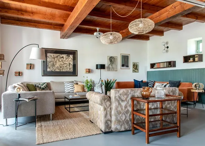 Berky Kuria - Stylish Cottage In The Hills Of Tolna For 16People