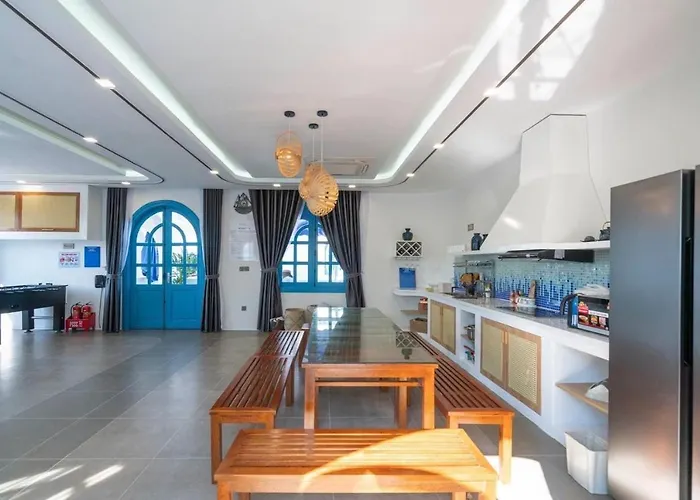 Santorini Ha Long Villa - Venue Travel