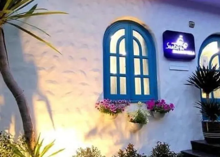 Santorini Ha Long Villa - Venue Travel