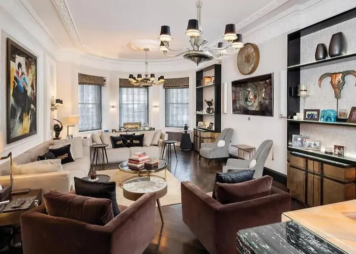 Luxury Presidential 4 Bedrooms, Pool, Spa & Gym