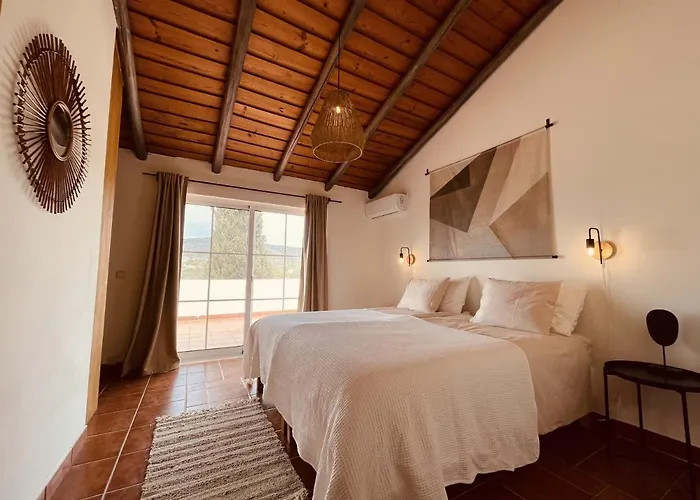Casa Colinas Roxas By Portucasa