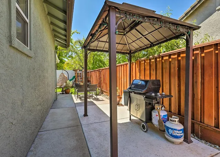 Spacious Folsom Getaway W/ Pool & Hot Tub!