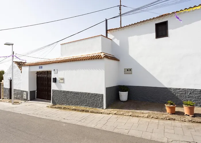 Villa Rural La Zarza by Sunkeyrents