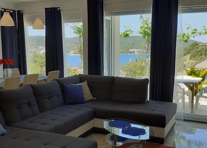 Vis - Luxury Holiday Villa With Swimming Pool