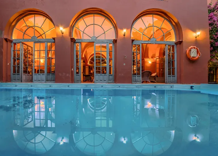 Casa Palacio De Carmona