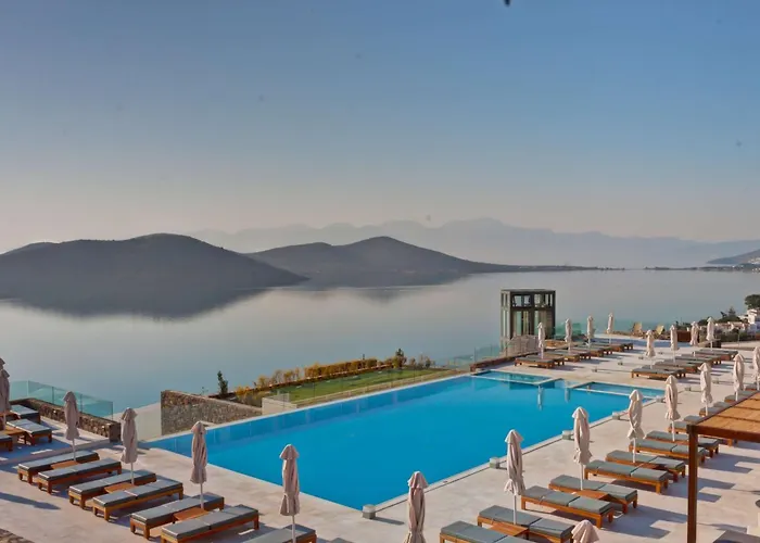 Royal Marmin Bay Boutique&Art Hotel