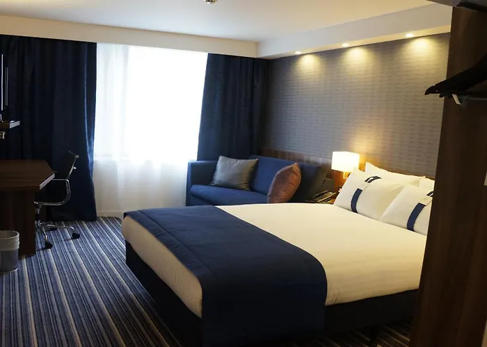  Holiday Inn Express Earls Court By Ihg