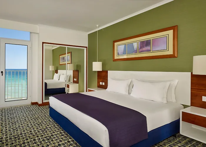 Holiday Inn Algarve - Armacao De Pera, An Ihg Hotel