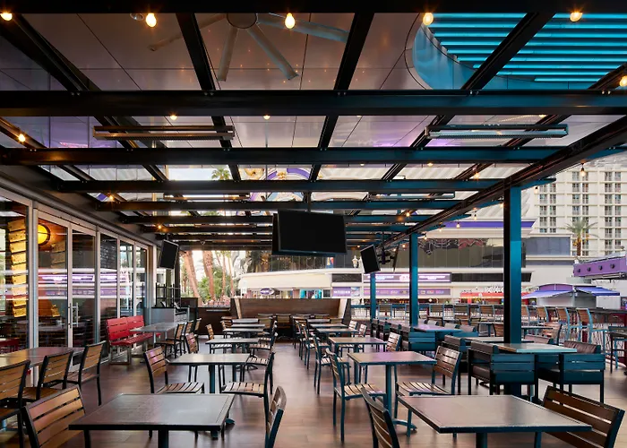 Golf hotel: The Linq Hotel & Casino, A Caesars Destination