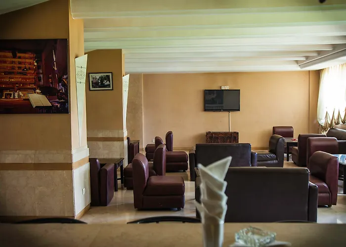 Intouriste Hotel & Suites