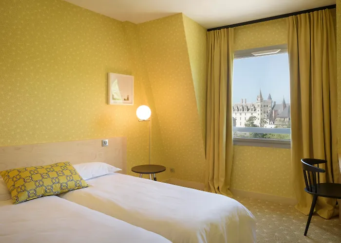 Lhotel - Face Au Chateau - Boutique Hotel Et Seminaires